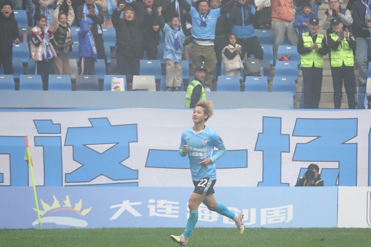 毛伟杰百场里程碑:感谢大连、李导与家人 毛伟杰百场里程碑:感谢大连、李导与家人