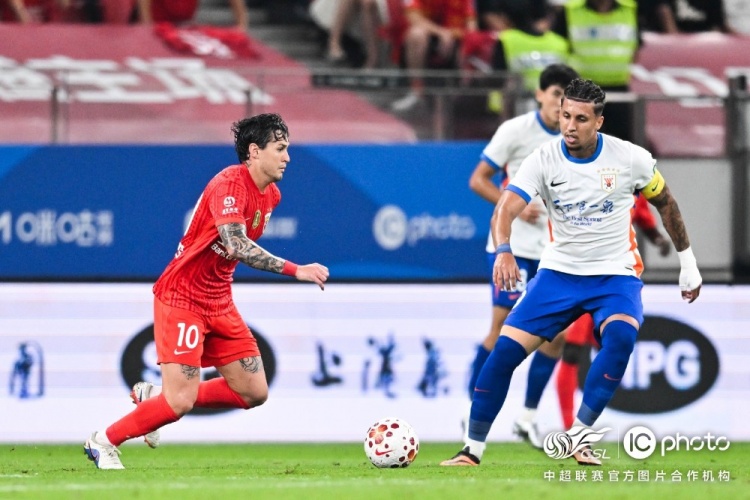 海港0-1泰山 三粒进球无效+失点 海港0-1泰山 三粒进球无效+失点