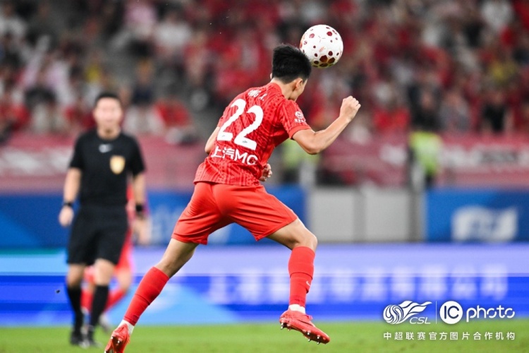 海港0-1泰山 三粒进球无效+失点 海港0-1泰山 三粒进球无效+失点