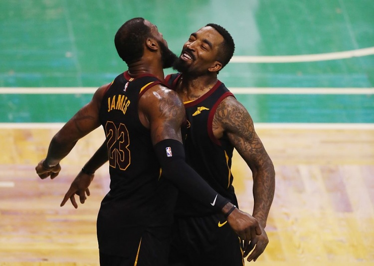 麦迪给西蒙斯支招：去问JR和香波特怎么和勒布朗打球