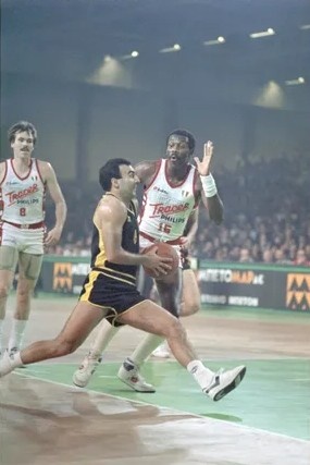 HoopsHype评80大国际球员 奥拉朱旺居首姚明第18