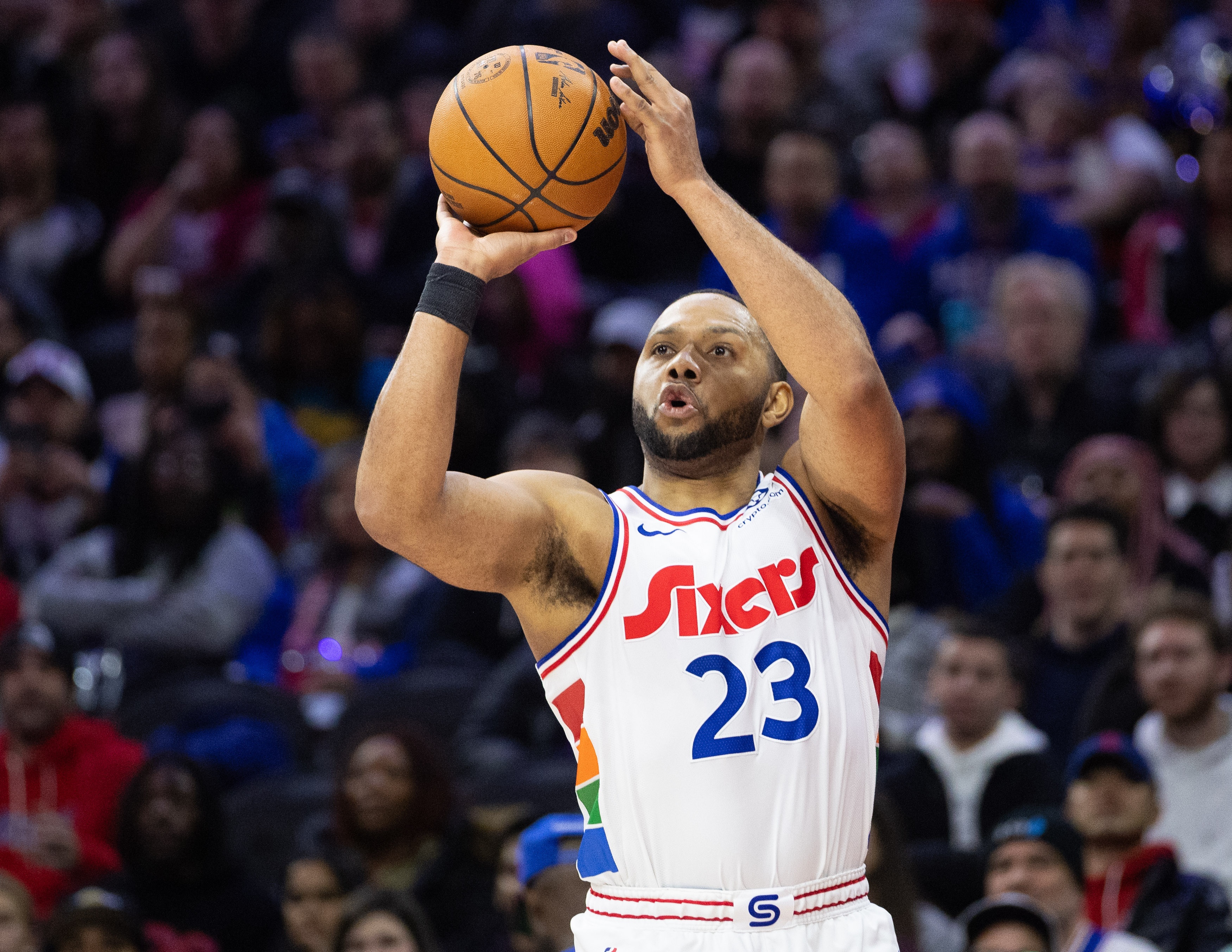 记者:埃里克·戈登即将宣布退役 结束18年NBA生涯 记者:埃里克·戈登即将宣布退役 结束18年NBA生涯
