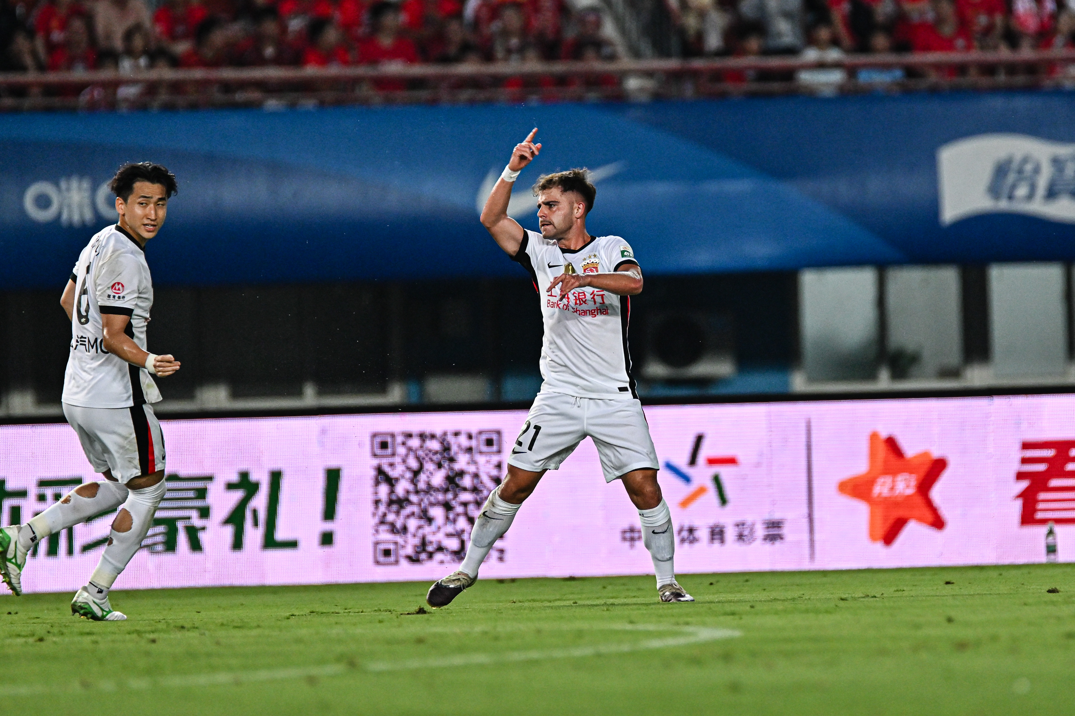 海港亚冠历史交锋：对全北现代2胜2平2负，五队从未交手