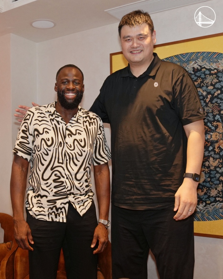 追梦:感谢姚明接待 他连接了中国和NBA 极大推动了篮球的全球化 追梦:感谢姚明接待 他连接了中国和NBA 极大推动了篮球的全球化