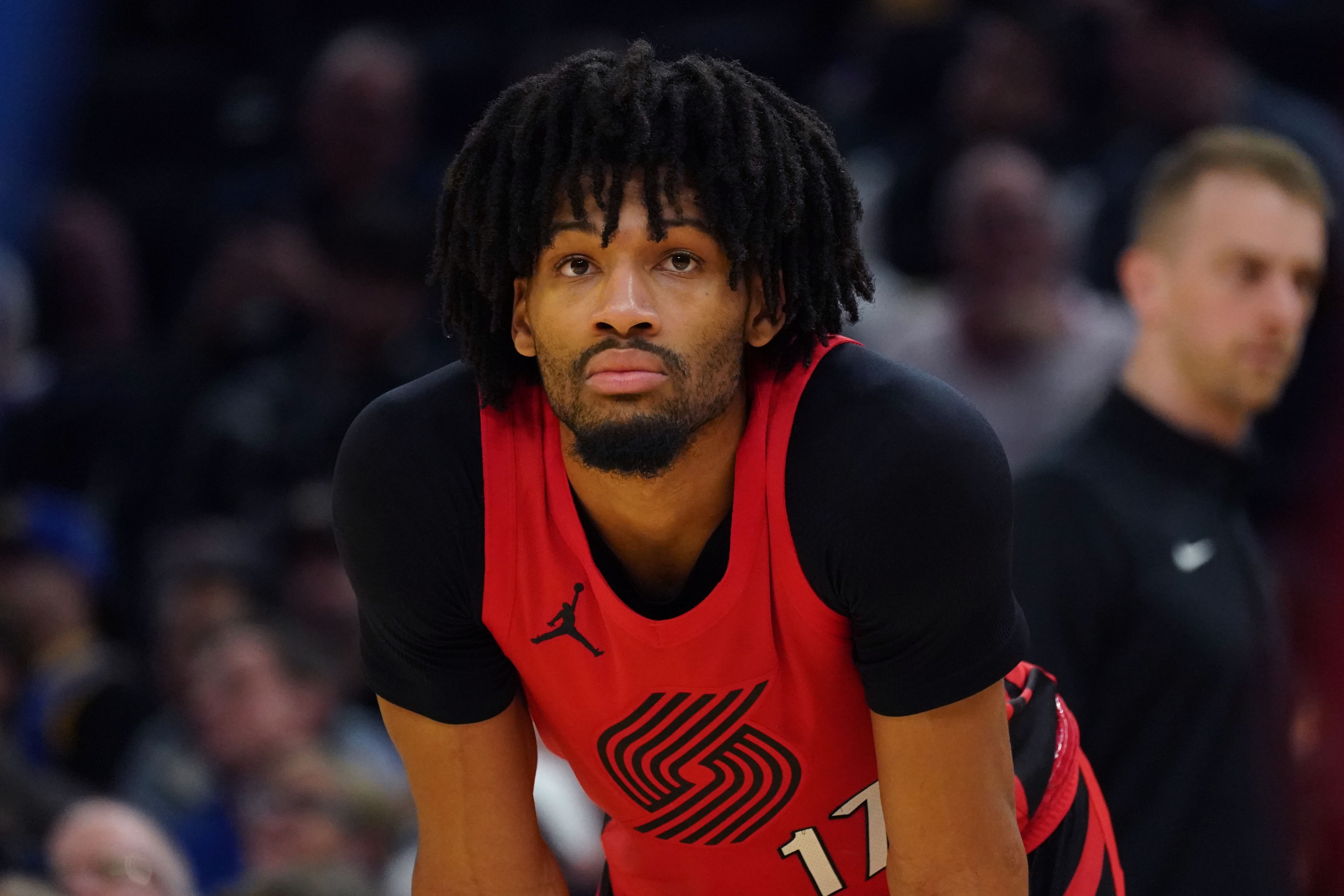 开拓者官方：夏普右膝外侧半月板撕裂已完成手术 6个月后重新评估