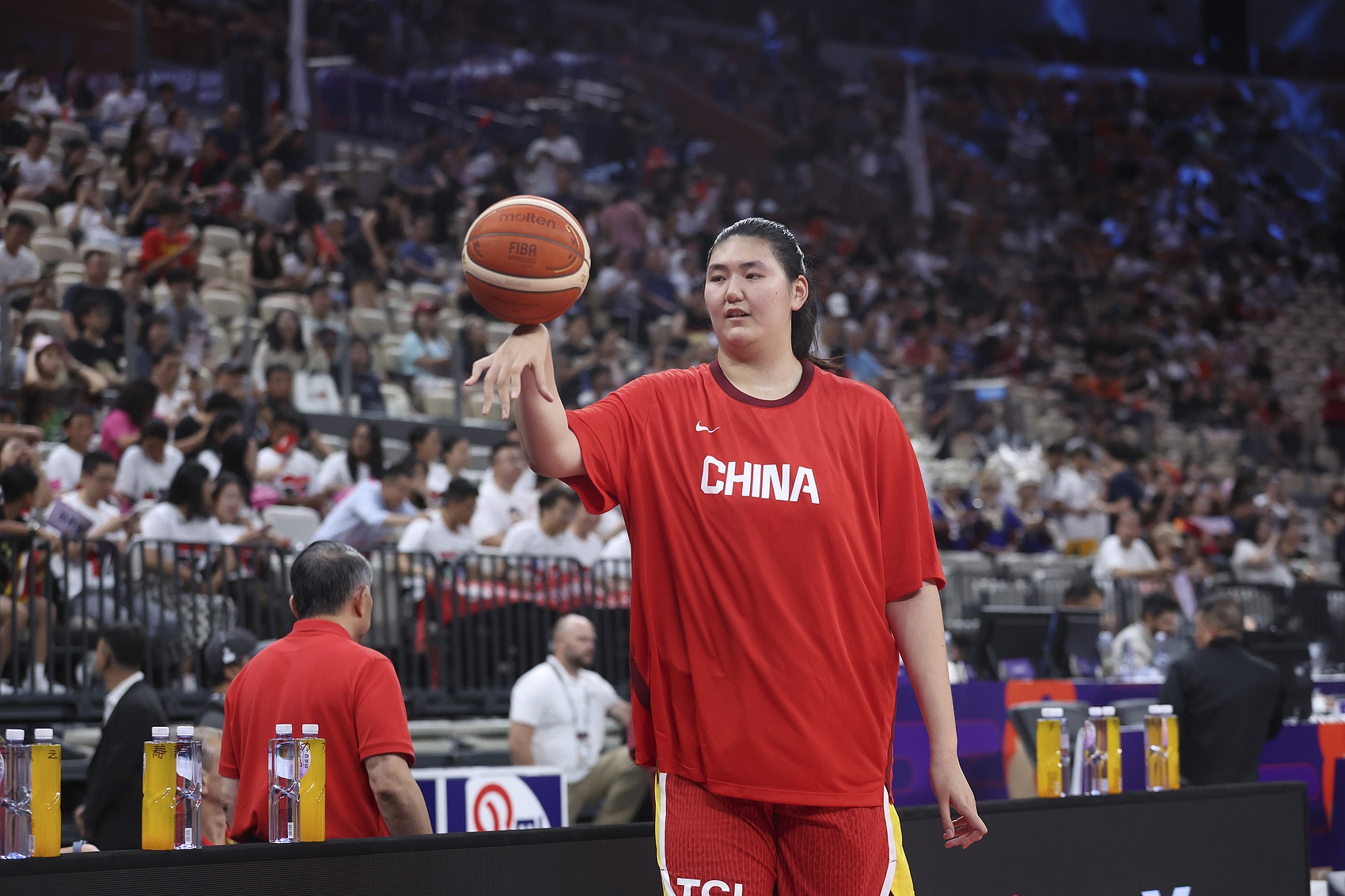 媒体人:张子宇去美国确实有可能练伤 但只要练到 必有很大的进步 媒体人:张子宇去美国确实有可能练伤 但只要练到 必有很大的进步