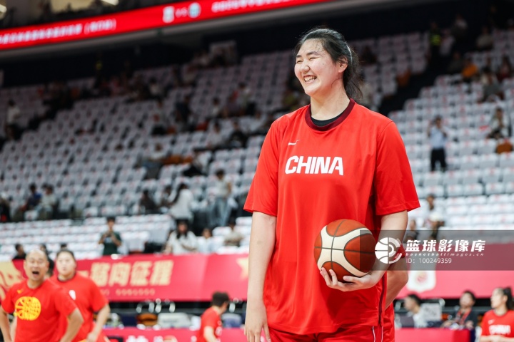 美国女篮主帅:如果张子宇继续进步 WNBA会有她的一席之地 美国女篮主帅:如果张子宇继续进步 WNBA会有她的一席之地