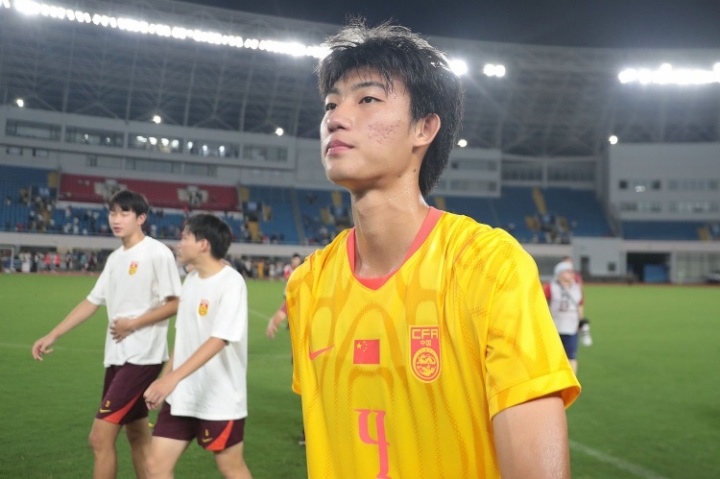 17岁高中生进国足！足协工作人员：赵松源入选属于体验国家队氛围